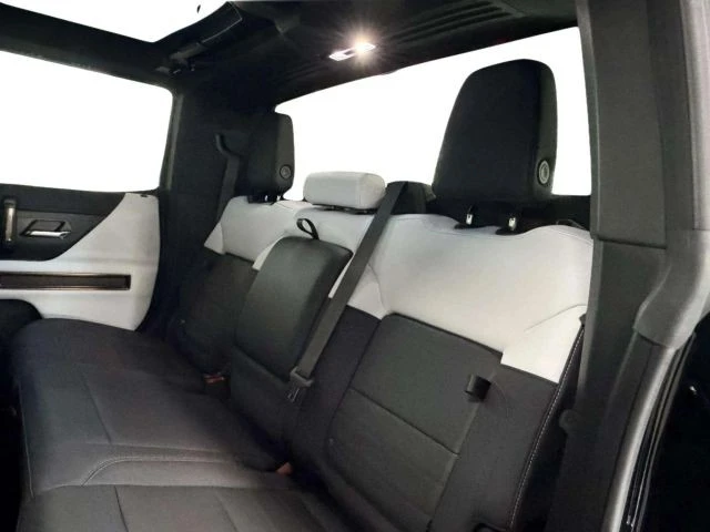 2024 GMC Hummer EV - Image 24 of 31