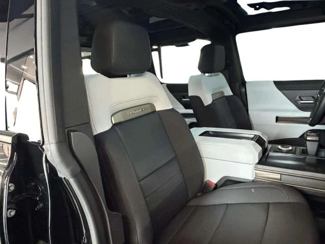 2024 GMC Hummer EV - Image 19 of 31