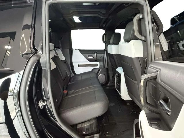 2024 GMC Hummer EV - Image 12 of 31