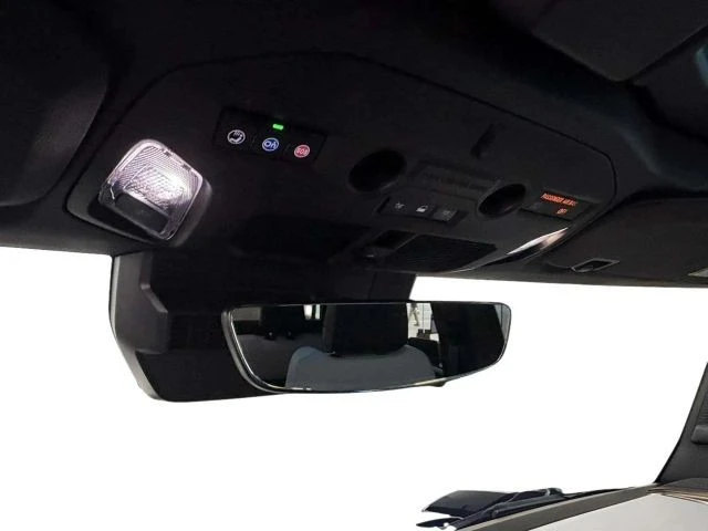 2024 GMC Hummer EV - Image 14 of 31