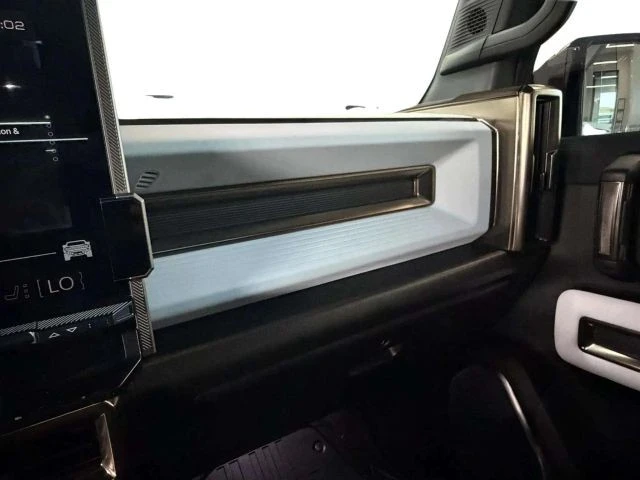 2024 GMC Hummer EV - Image 13 of 31