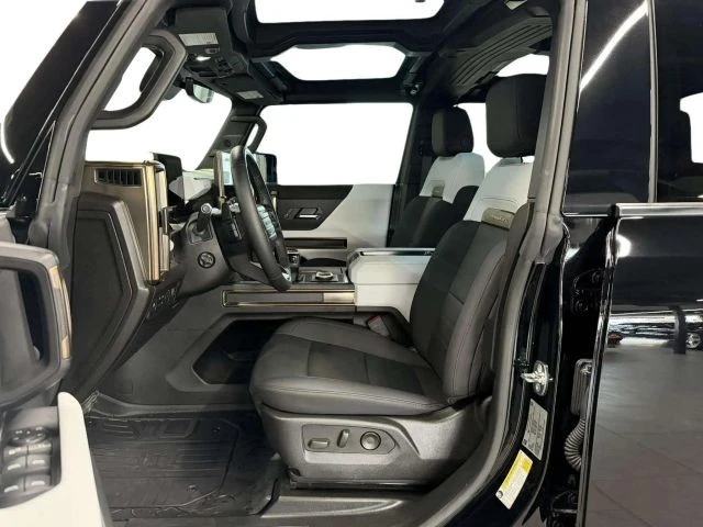 2024 GMC Hummer EV - Image 9 of 31
