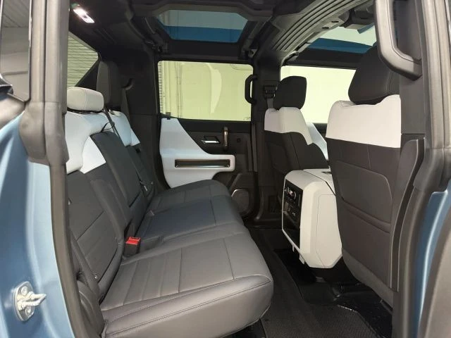2024 GMC Hummer EV - Image 16 of 21