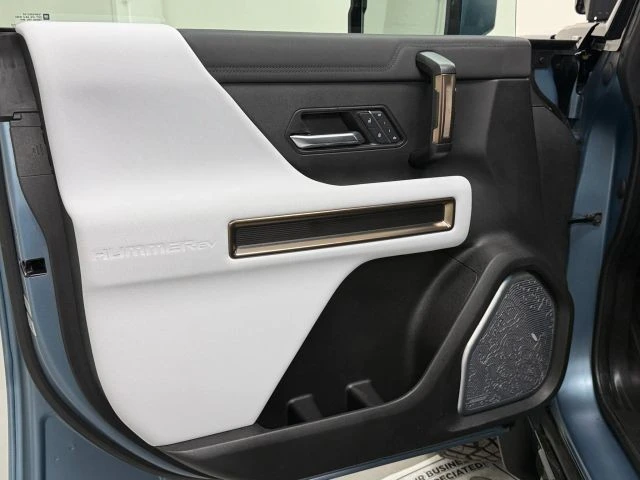 2024 GMC Hummer EV - Image 20 of 21
