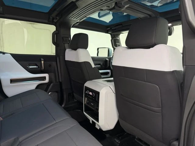 2024 GMC Hummer EV - Image 15 of 21