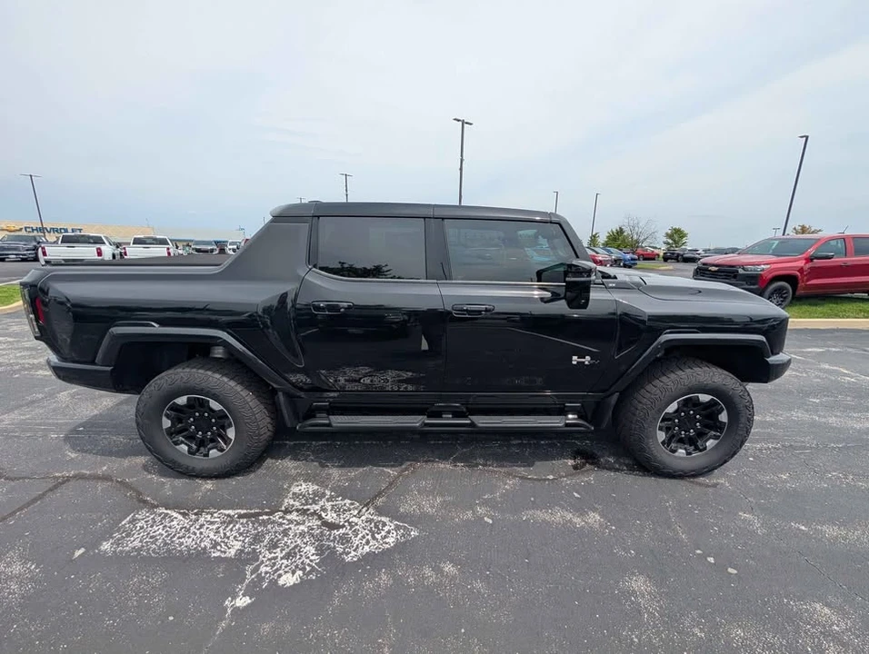 2024 GMC Hummer EV - Image 5 of 10
