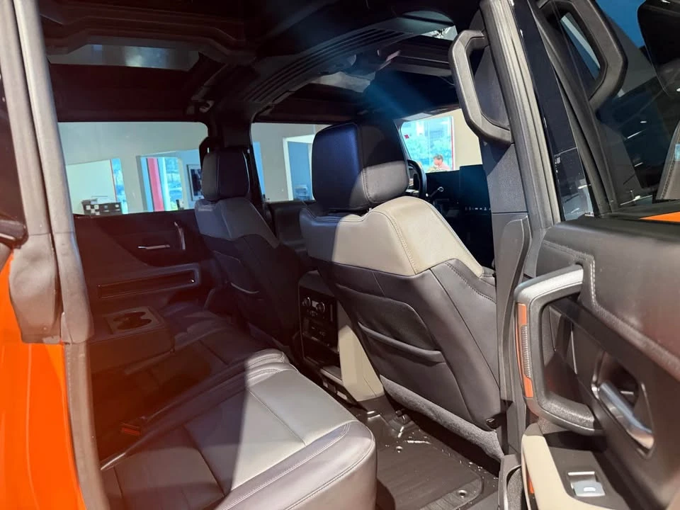 2024 GMC Hummer EV - Image 3 of 4