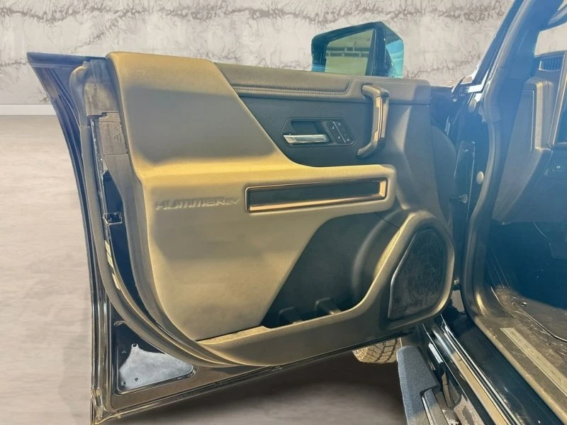 2024 GMC Hummer EV - Image 10 of 19