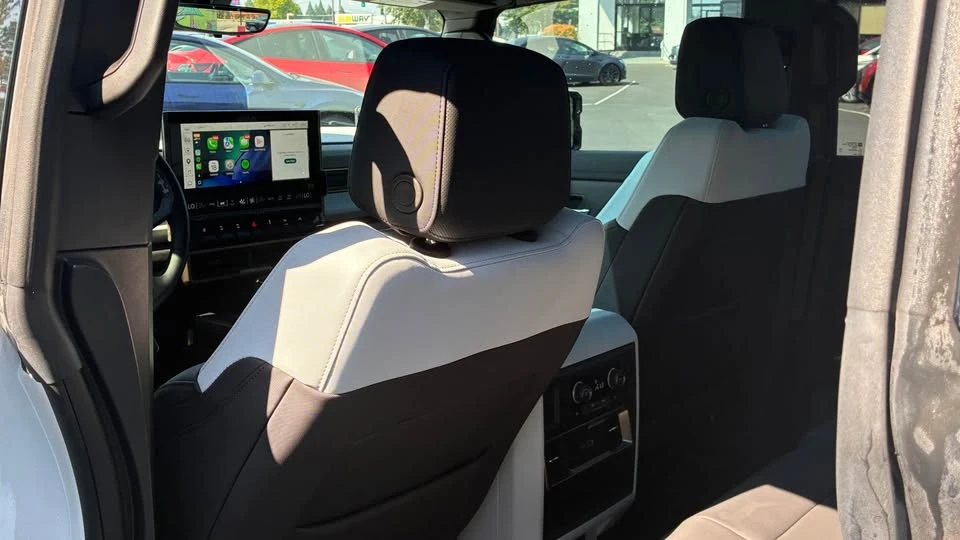 2024 GMC Hummer EV - Image 8 of 9