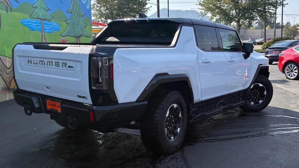 2024 GMC Hummer EV - Image 3 of 9
