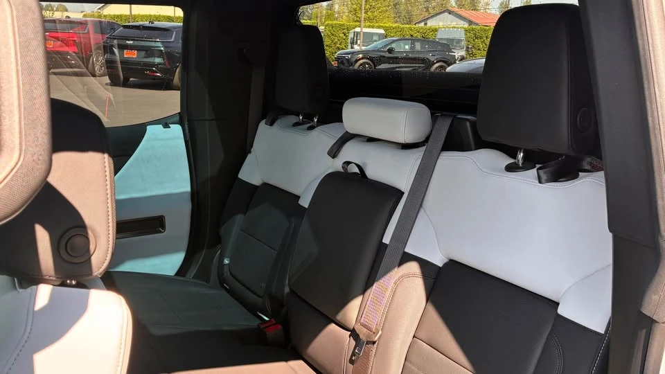 2024 GMC Hummer EV - Image 7 of 9