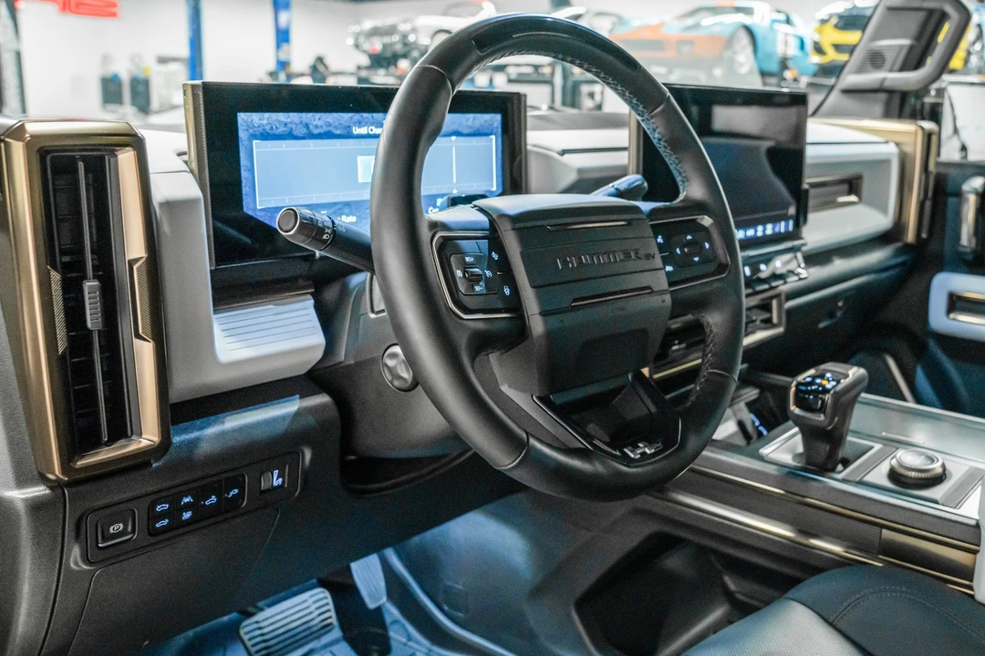 2024 GMC Hummer EV - Image 12 of 21