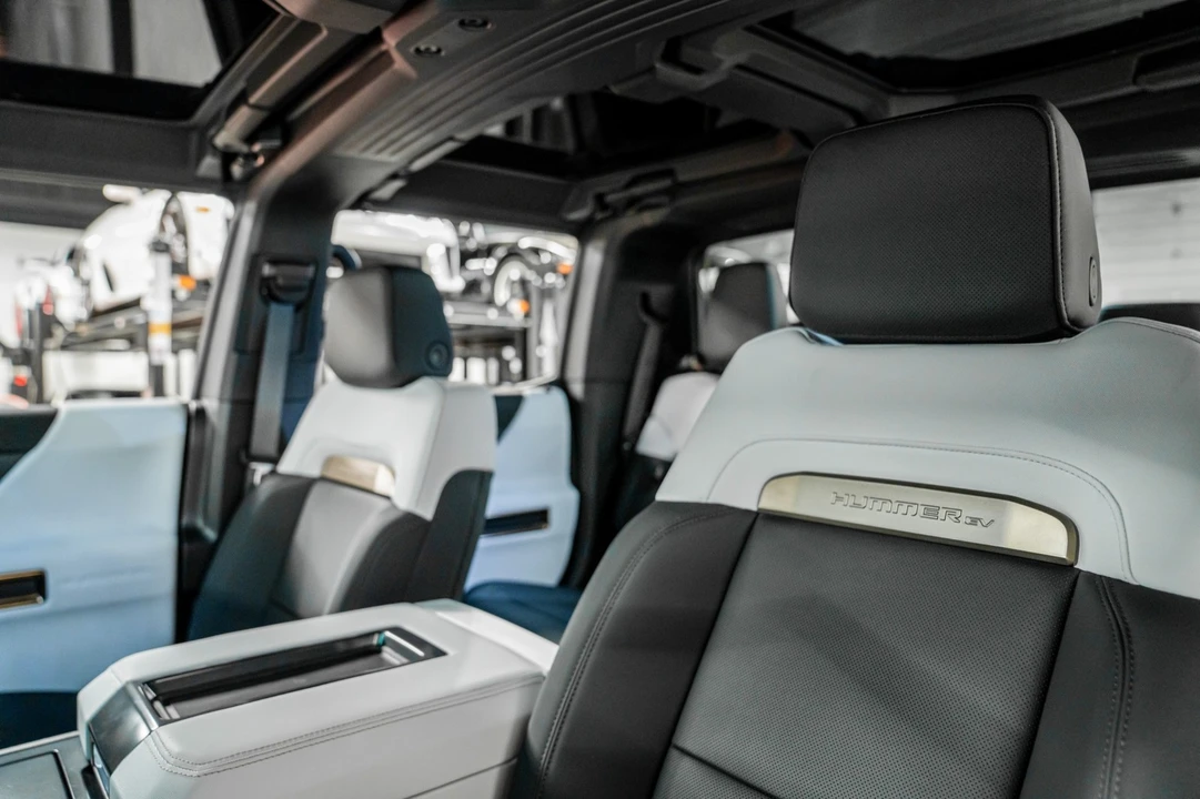 2024 GMC Hummer EV - Image 17 of 21
