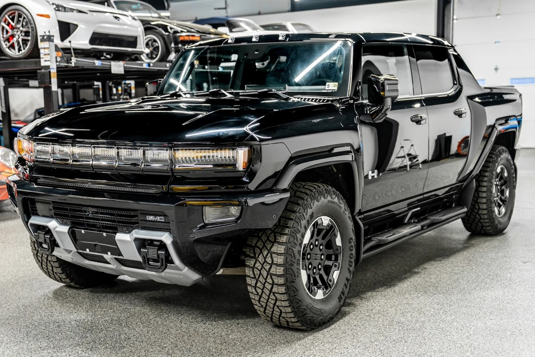 2024 GMC Hummer EV - Image 5 of 21