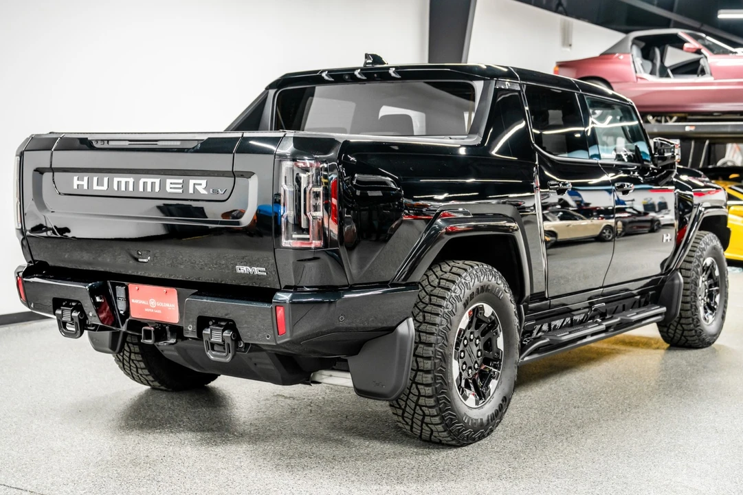 2024 GMC Hummer EV - Image 8 of 21