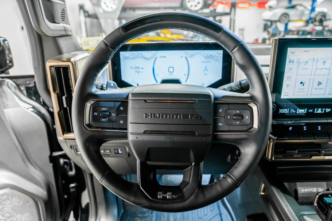 2024 GMC Hummer EV - Image 14 of 21