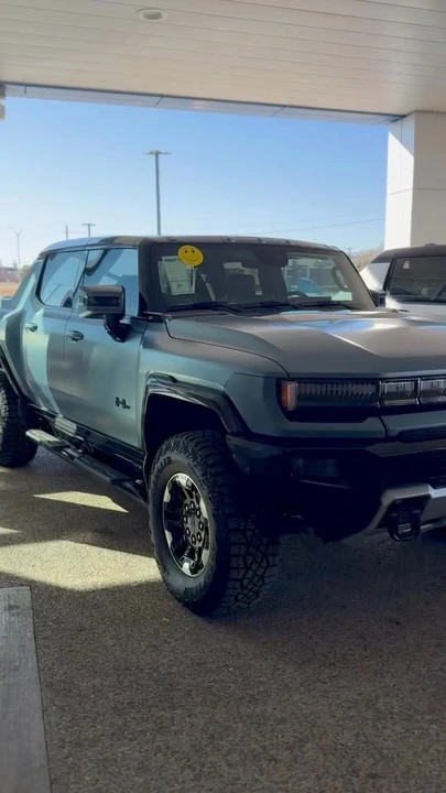 2024 GMC Hummer EV - Image 5 of 5