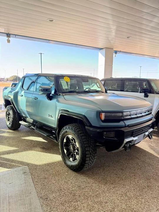 2024 GMC Hummer EV - Image 3 of 5