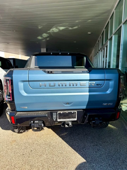 2024 GMC Hummer EV - Image 4 of 5
