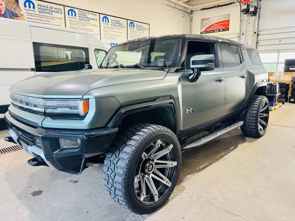 2024 GMC Hummer EV - Image 2 of 5