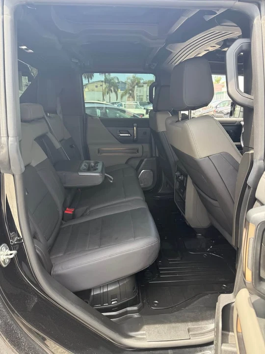 2024 GMC Hummer EV - Image 5 of 6