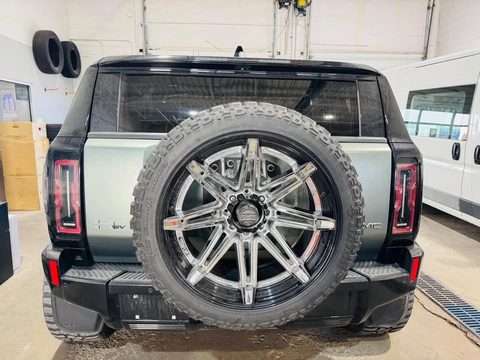 2024 GMC Hummer EV - Image 3 of 5
