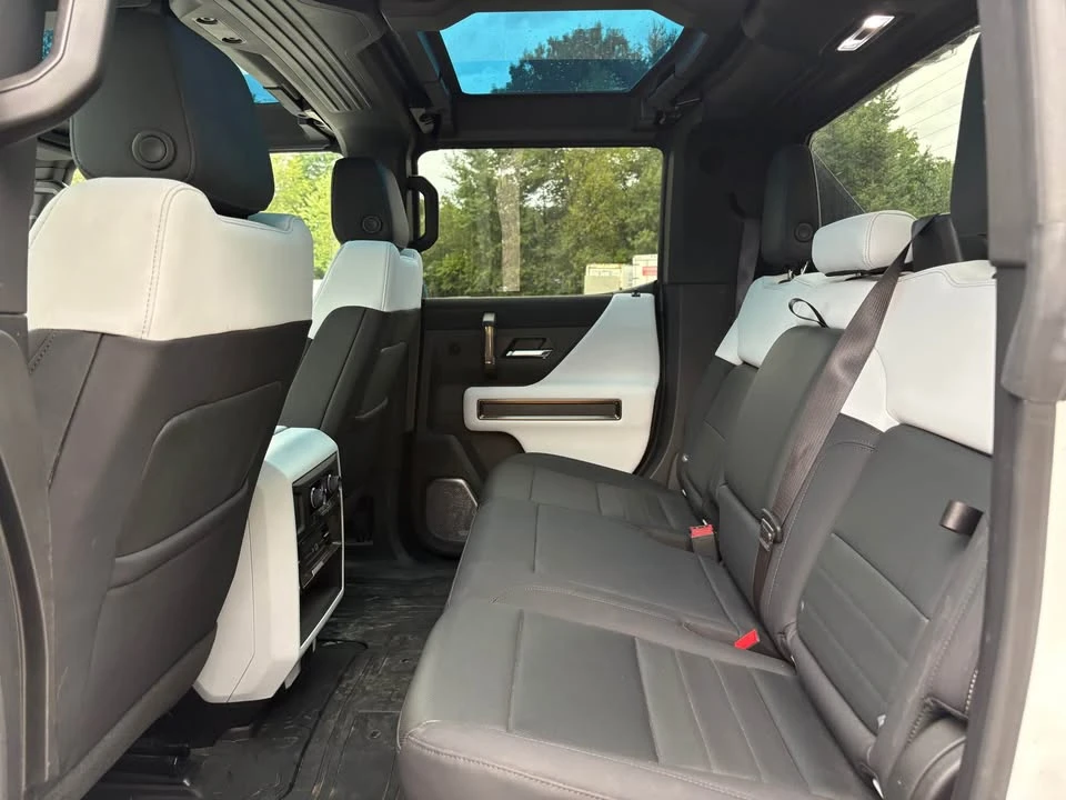 2024 GMC Hummer EV - Image 11 of 20