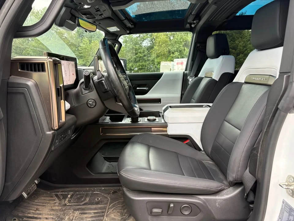2024 GMC Hummer EV - Image 13 of 20