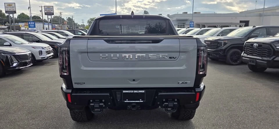 2024 GMC Hummer EV - Image 6 of 7
