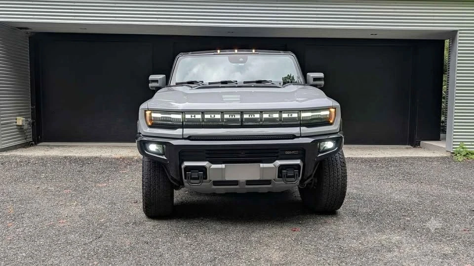 2024 GMC Hummer EV - Image 3 of 9
