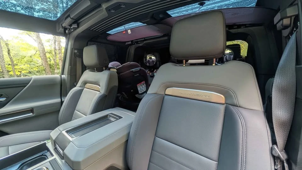 2024 GMC Hummer EV - Image 4 of 9