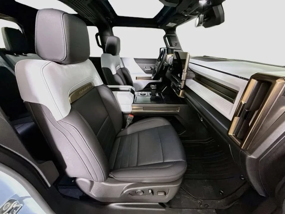 2024 GMC Hummer EV - Image 19 of 20