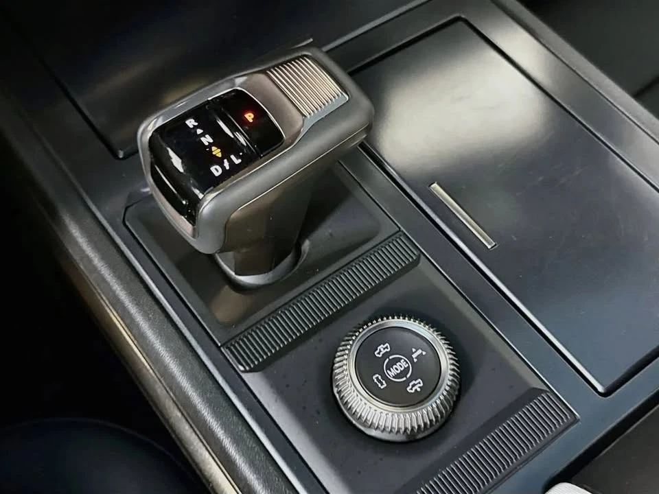 2024 GMC Hummer EV - Image 15 of 20