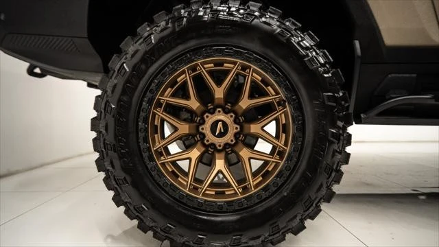 2024 GMC Hummer EV - Image 15 of 21