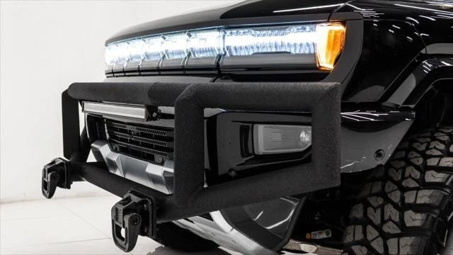 2024 GMC Hummer EV - Image 9 of 18