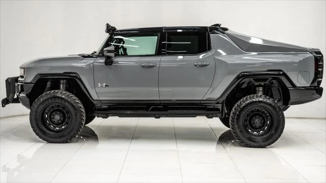 2024 GMC Hummer EV - Image 24 of 31