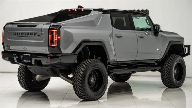 2024 GMC Hummer EV - Image 8 of 31