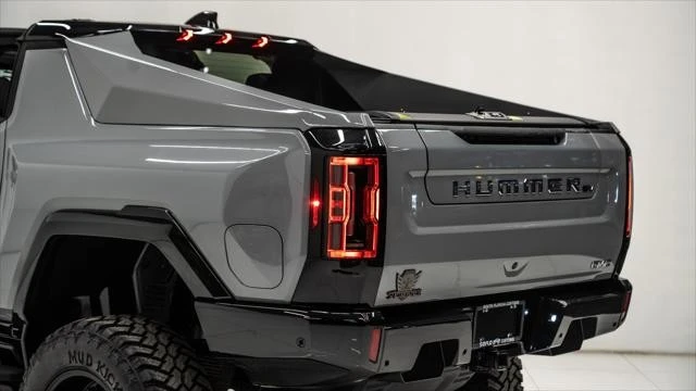 2024 GMC Hummer EV - Image 17 of 31