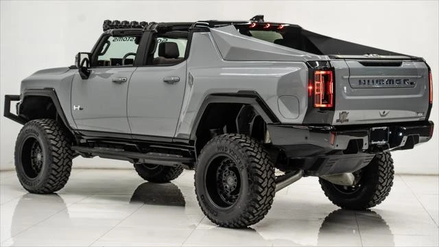 2024 GMC Hummer EV - Image 19 of 31