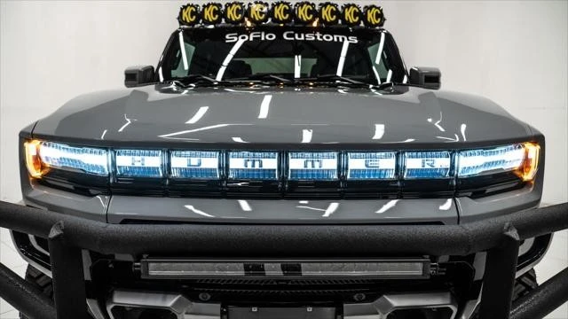 2024 GMC Hummer EV - Image 27 of 31