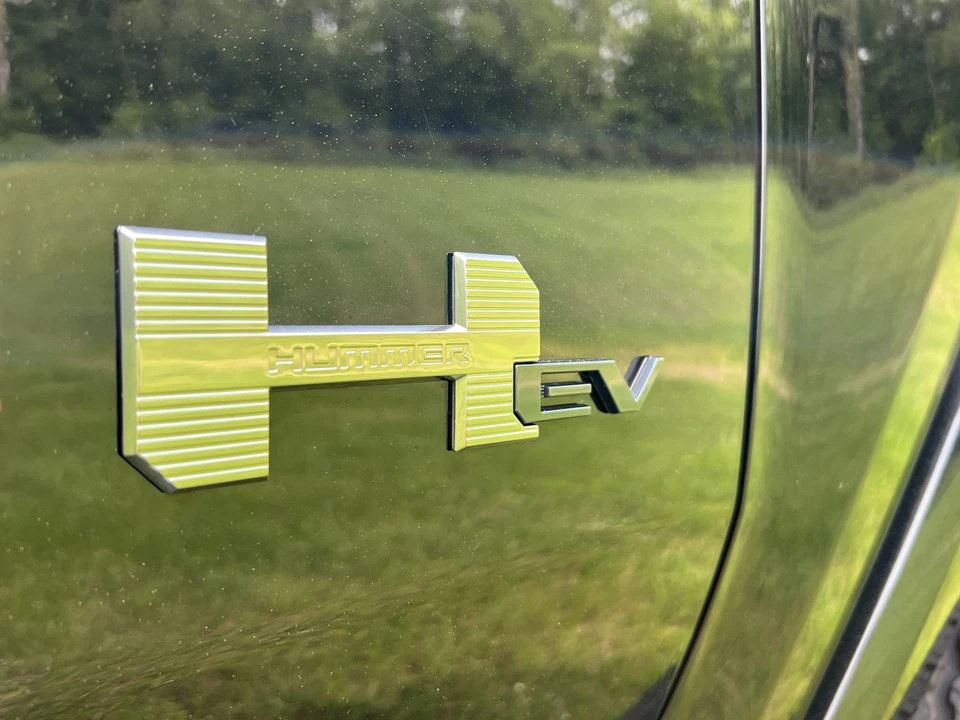 2024 GMC Hummer EV - Image 20 of 31
