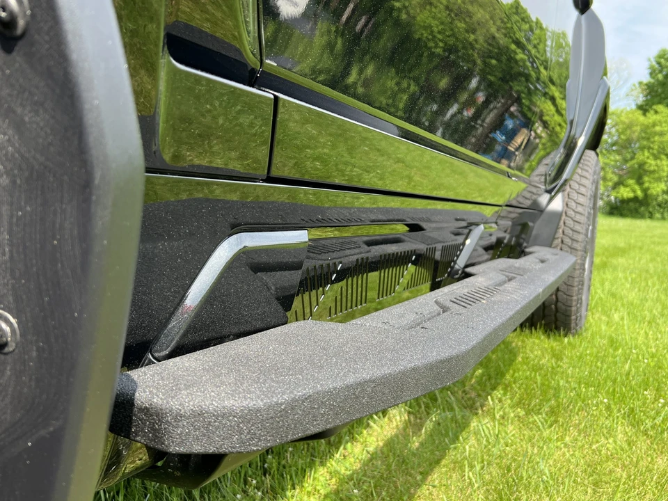 2024 GMC Hummer EV - Image 14 of 31