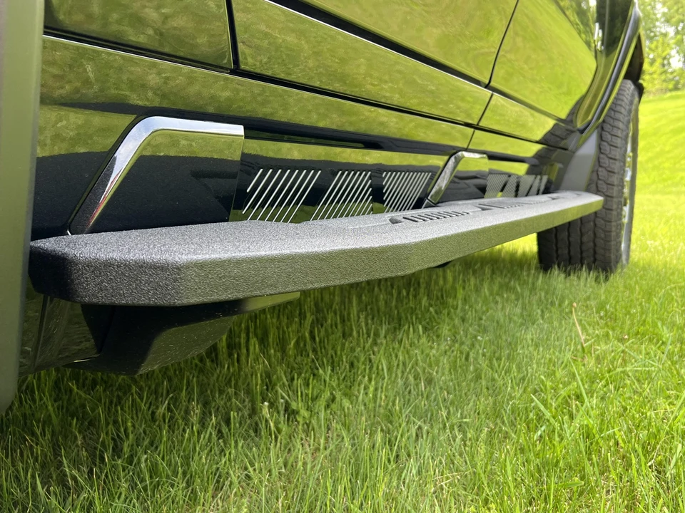 2024 GMC Hummer EV - Image 13 of 31