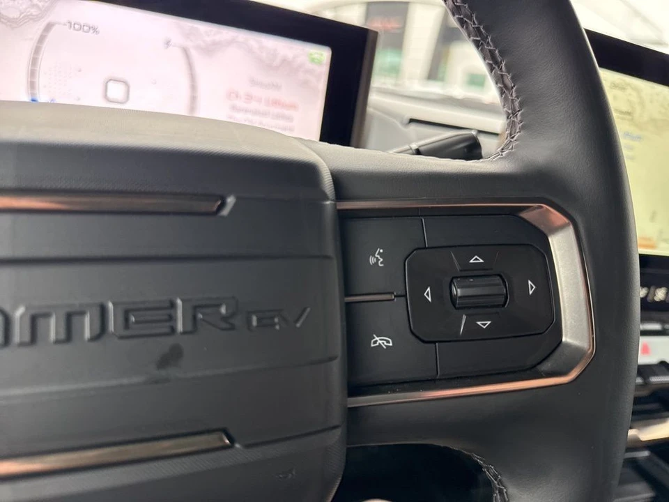 2024 GMC Hummer EV - Image 17 of 21