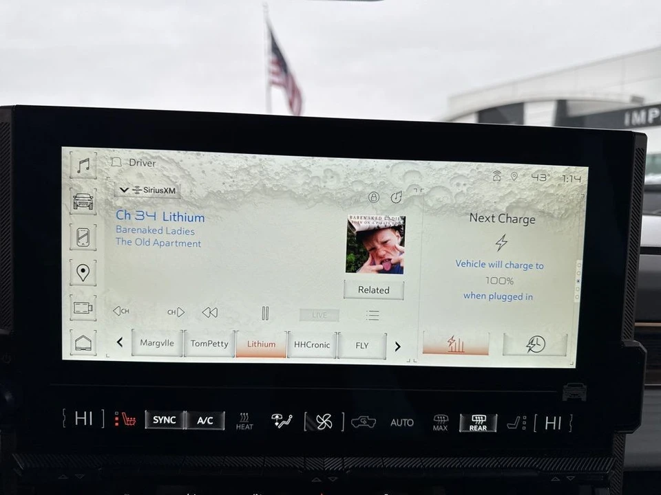 2024 GMC Hummer EV - Image 19 of 21