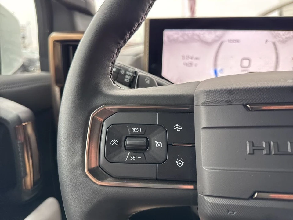 2024 GMC Hummer EV - Image 16 of 21