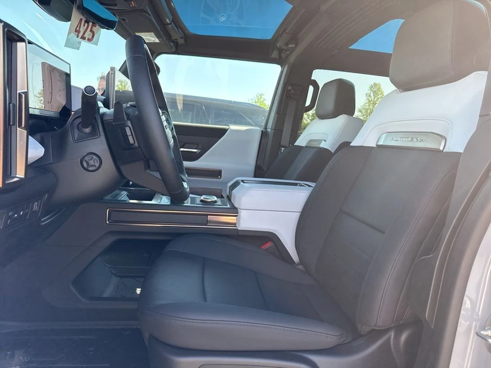 2024 GMC Hummer EV - Image 5 of 7
