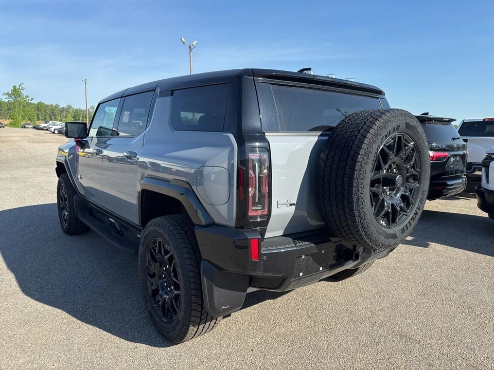 2024 GMC Hummer EV - Image 2 of 7