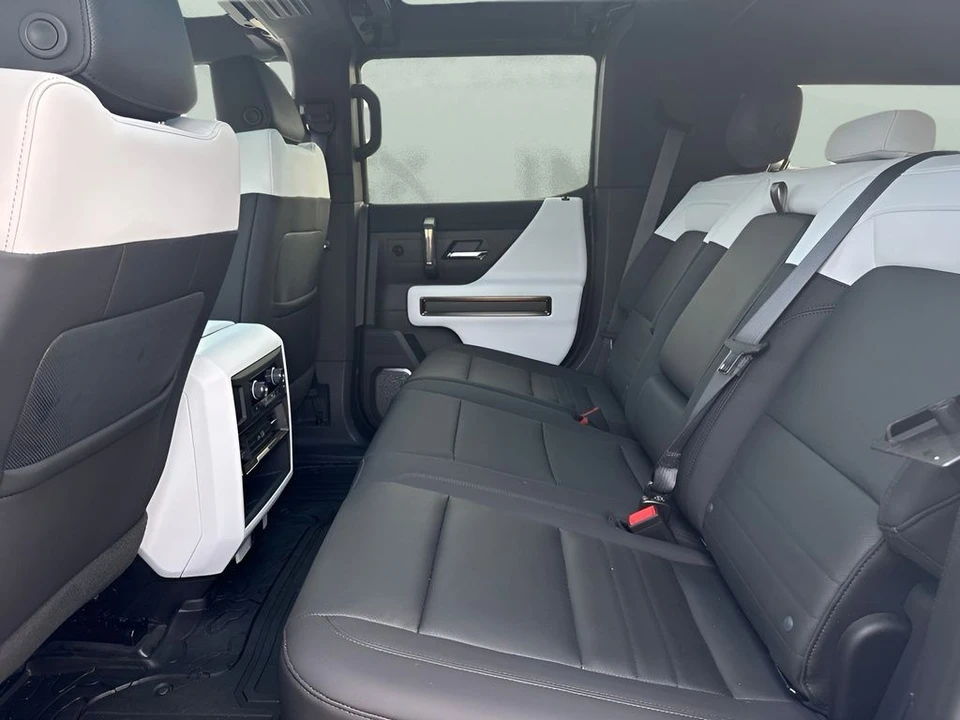 2024 GMC Hummer EV - Image 9 of 15