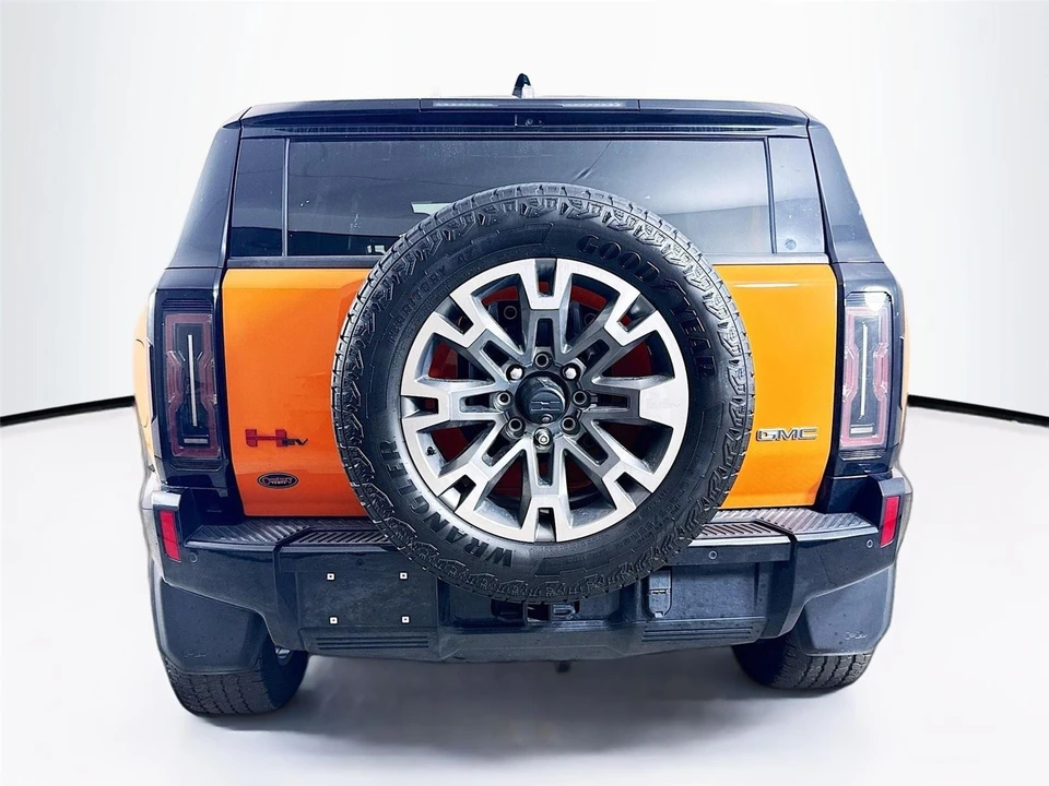 2024 GMC Hummer EV - Image 11 of 14